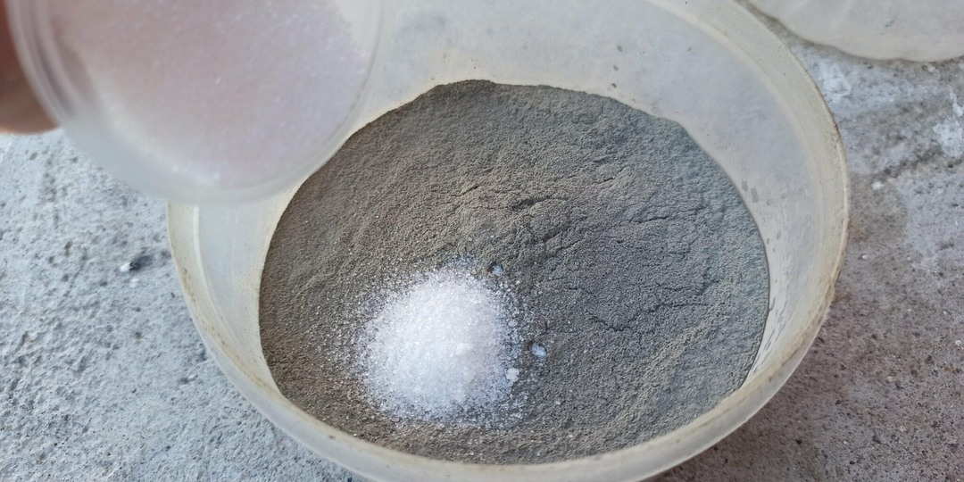 Что будет, если добавить сахар или пенопласт в цементную смесь: показываю результат эксперимента, который удивит многих строителей