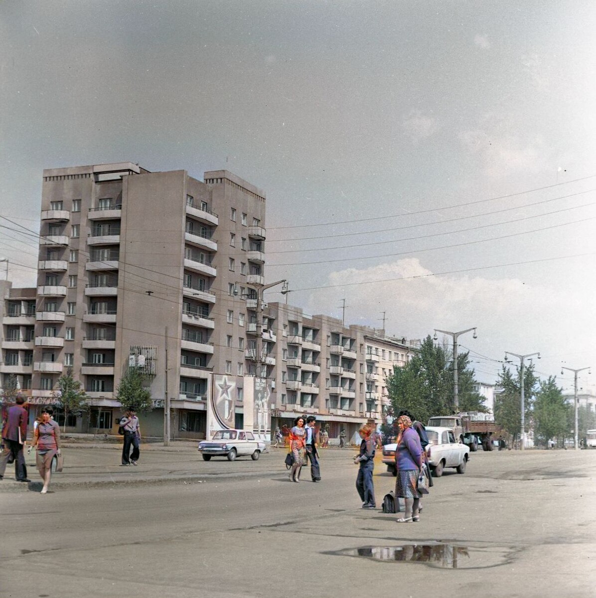 Центральная городская детская библиотека, г. Куйбышев, ул. Аэродромная, 16а