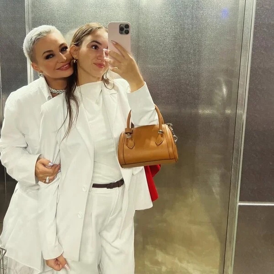    Катя Лель с дочерью Личная страница героя публикации в соцсети