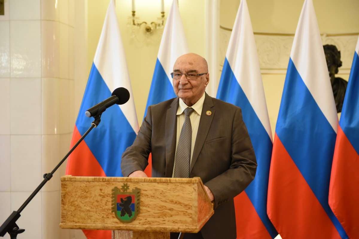    Доктор медицинских наук, профессор, заведующий курсом критической и респираторной медицины медицинского института ПетрГУ Анатолий Зильбер. Фото: "Республика"/ Лилия Кончакова