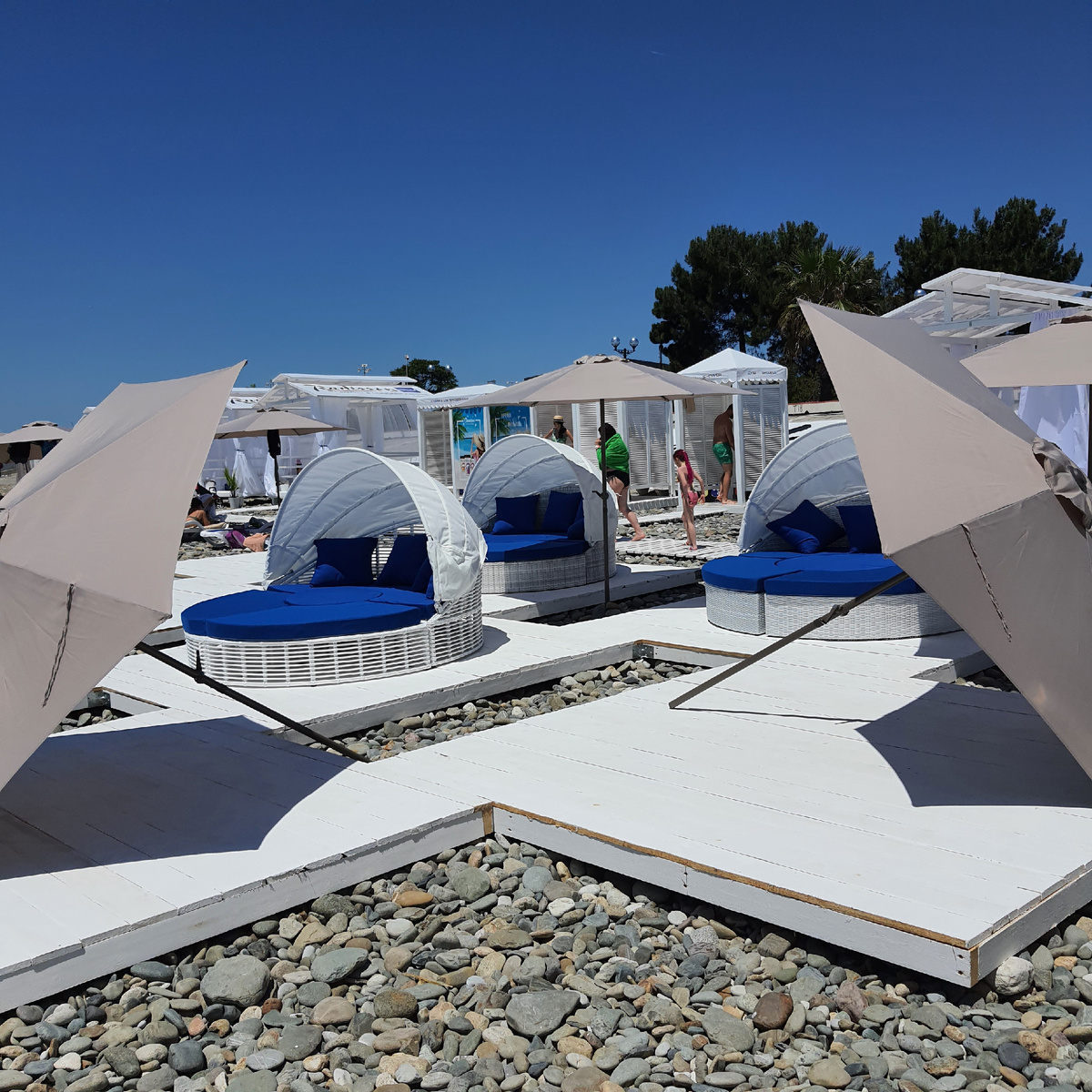 Пляжные кровати в г. Сочи ФТ Сириус