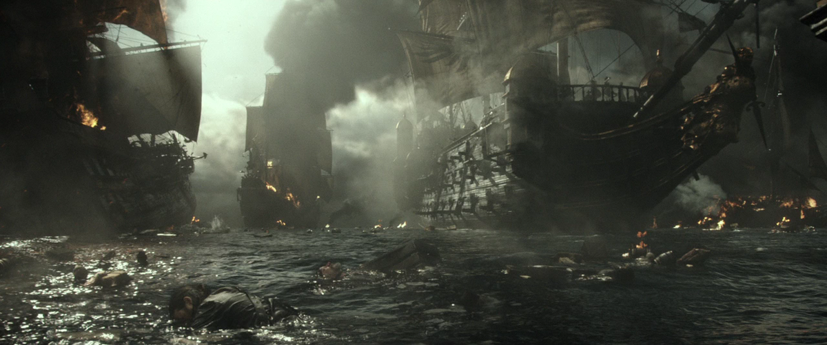 Морской бой (кадр из фильма «Пираты Карибского моря: мертвецы не рассказывают сказки»).