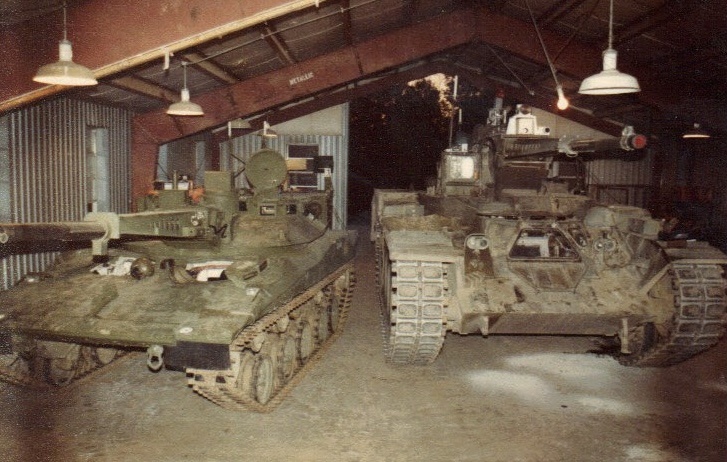 HSTV-L (слева) и HIMAG (справа). Про второй танк мы поговорим в одной из следующих статей.