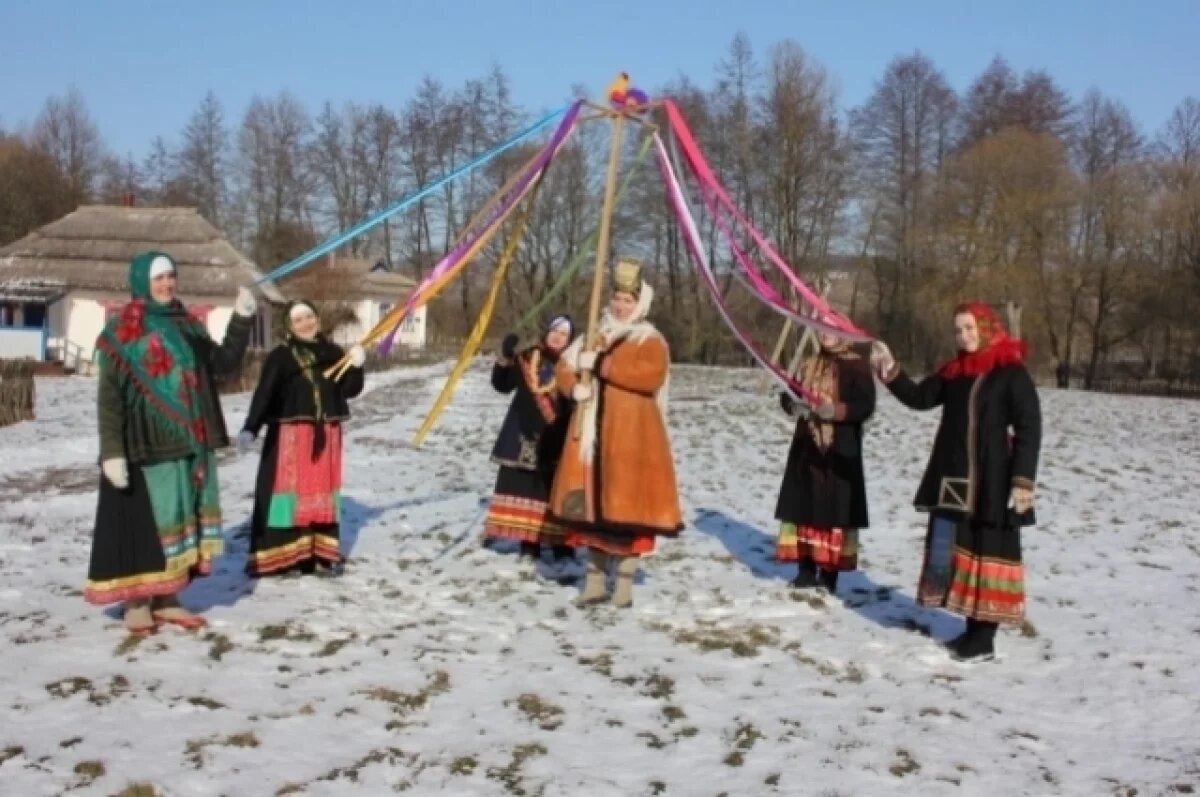    Масленица приходит.