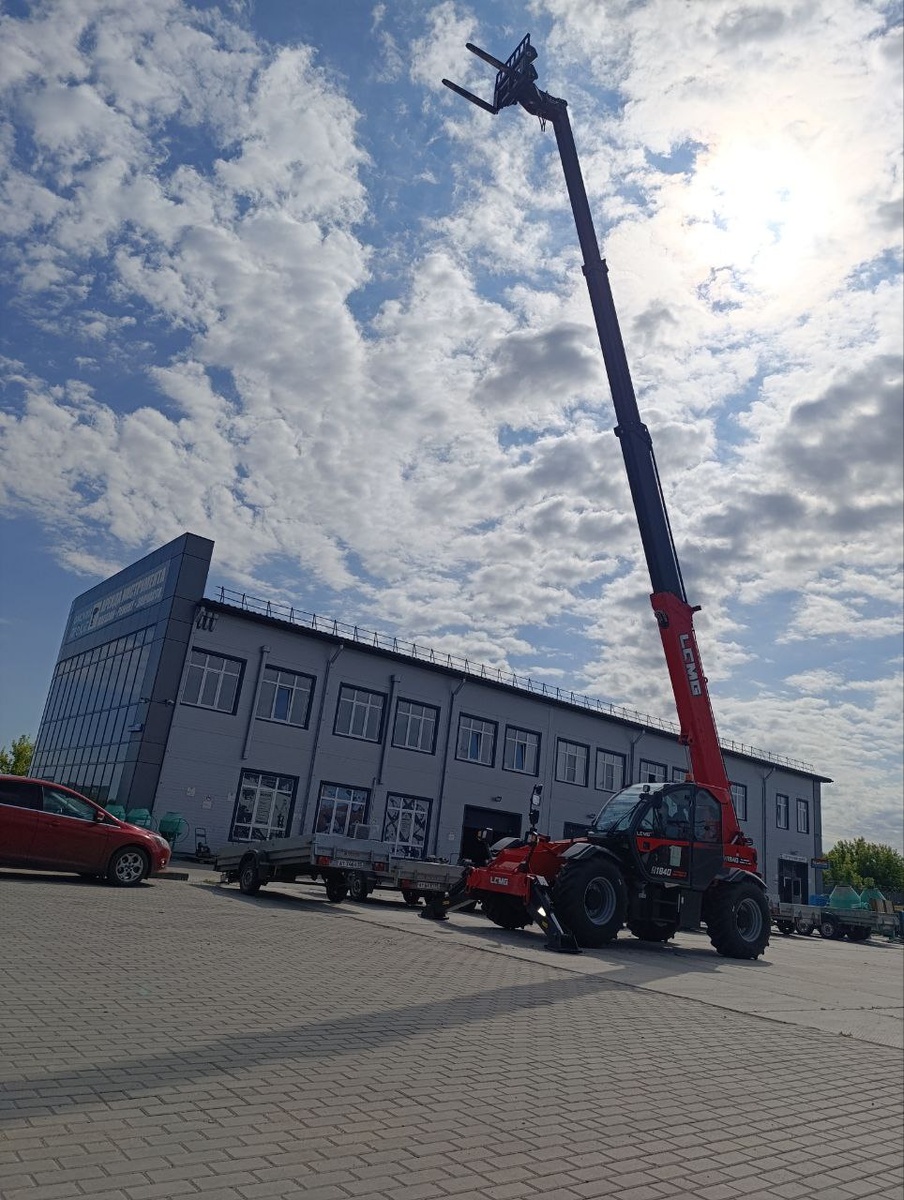 Телескопический погрузчик LGMG H1840.