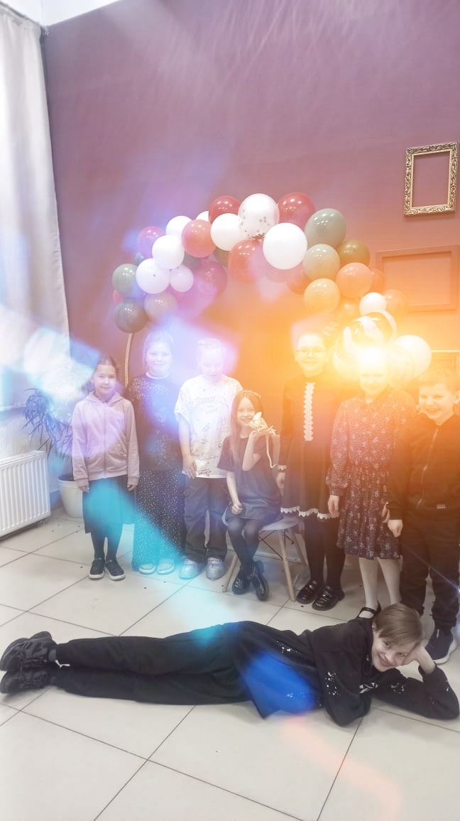 День рождения Алисы Apple_kids