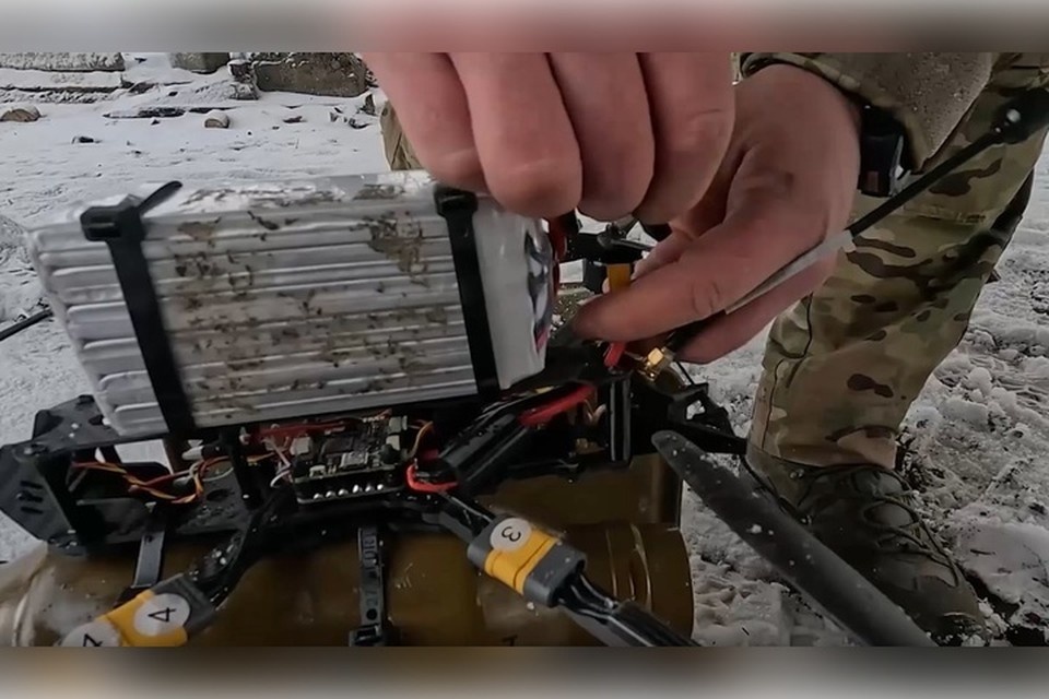    Дрон готовят к боевому вылету. Фото: Минобороны РФ