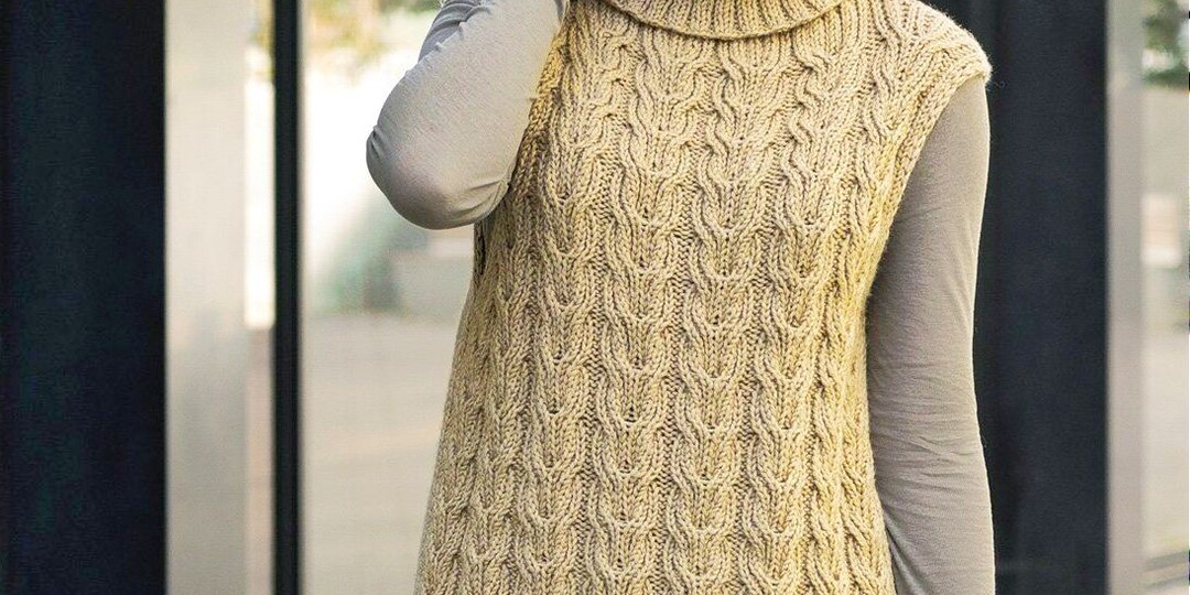 Вяжем три стильных демисезонных жилета, которые займут почётное место в гардеробе