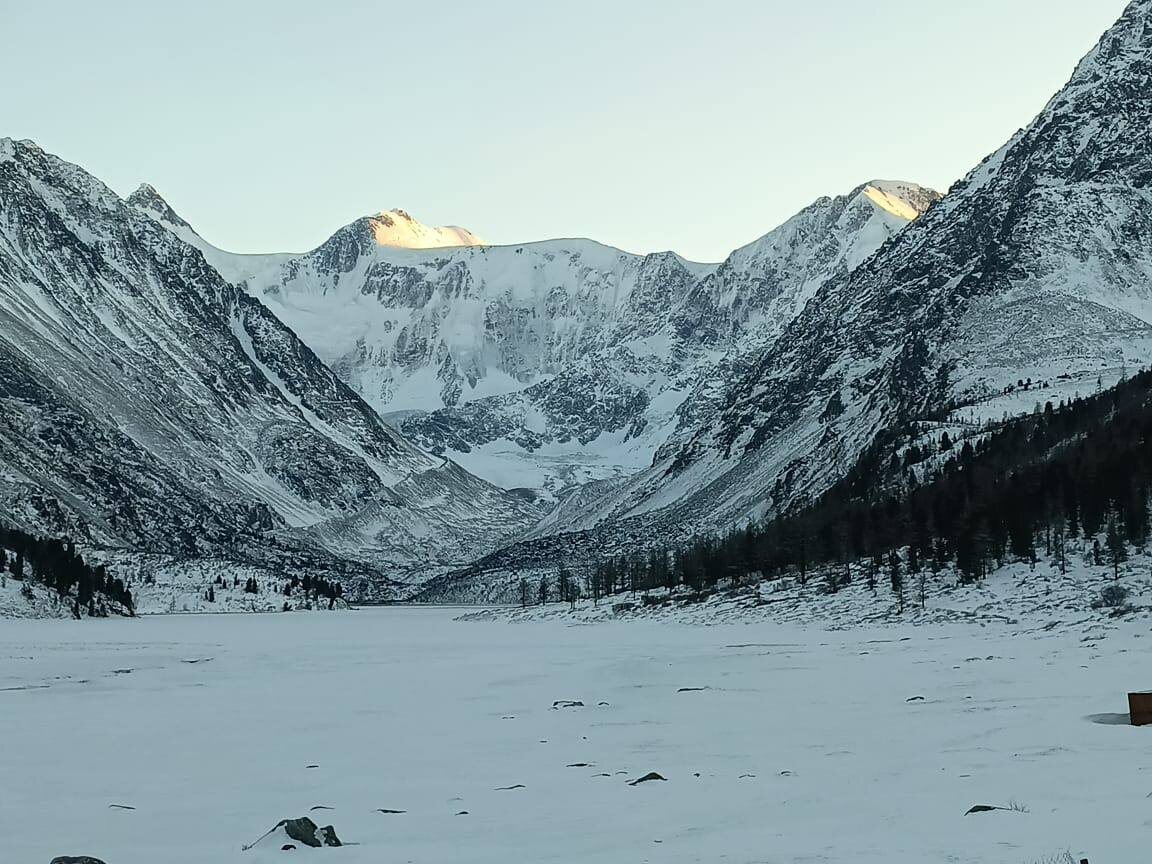 гора Белуха зимой 2026 года