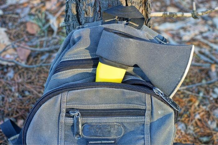 Обложка © Shutterstock / FOTODOM / REDCHYTS FEDIR