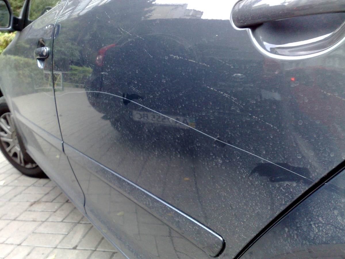 Царапина до металла