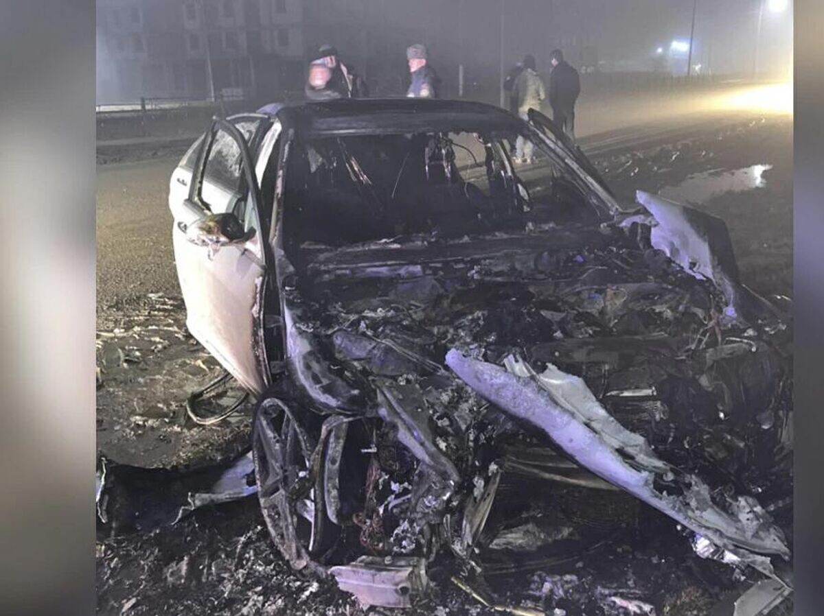    Сгоревший автомобиль Mercedes-Benz в городе Сунжа, Ингушетия | © Фото : пресс-служба МВД по Республике Ингушетия