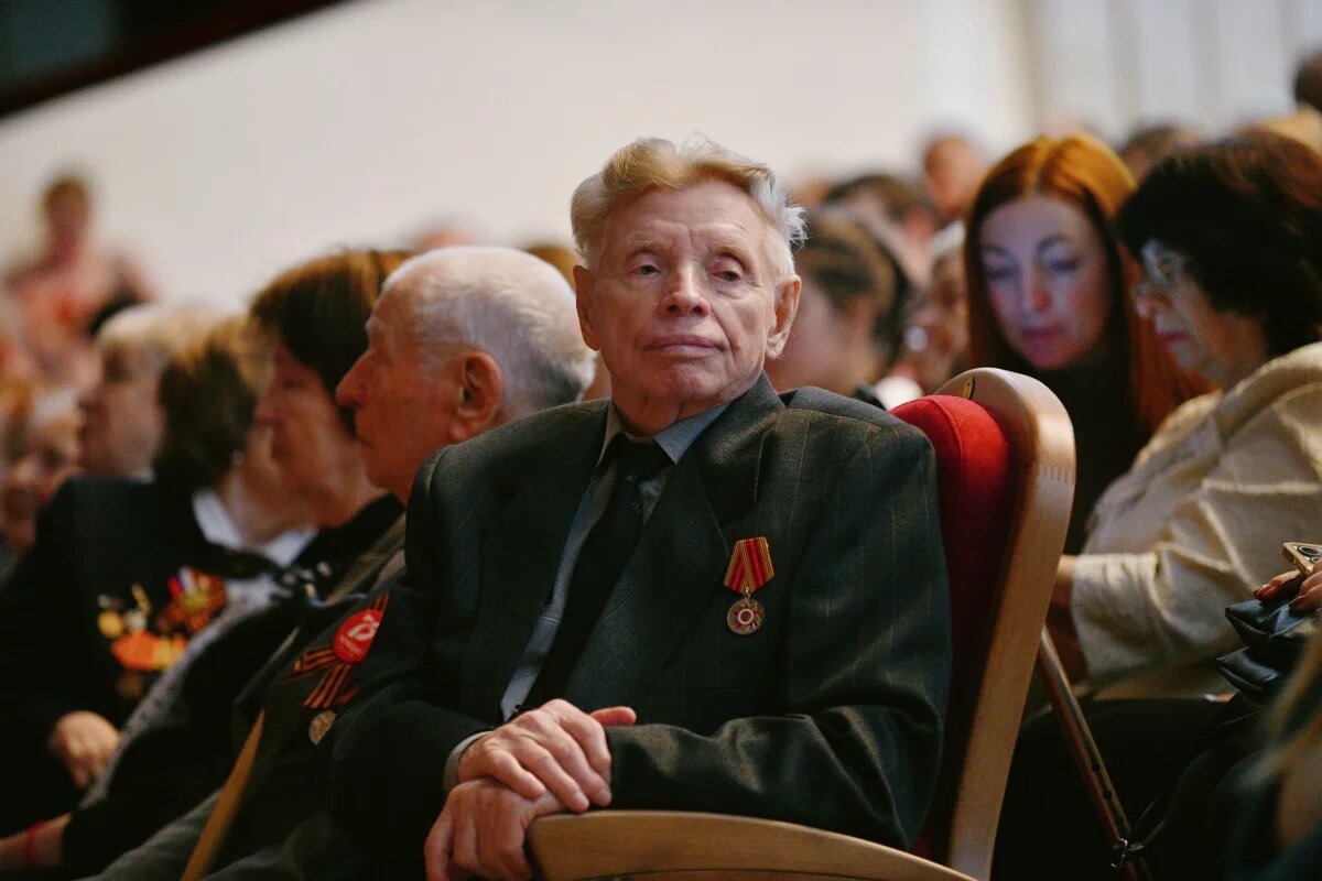    Смоленского ветерана ВОВ с 100-летием поздравил губернатор