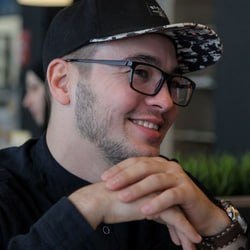    — Официальные данные о количестве халяль-заведений в Казани, которые фигурируют в обсуждениях, — около пятидесяти точек — явно не соответствуют действительности. По моим ощущениям, их кратно больше, — уверен Азат Назмутдинов, основатель сети «Кыстыбый».