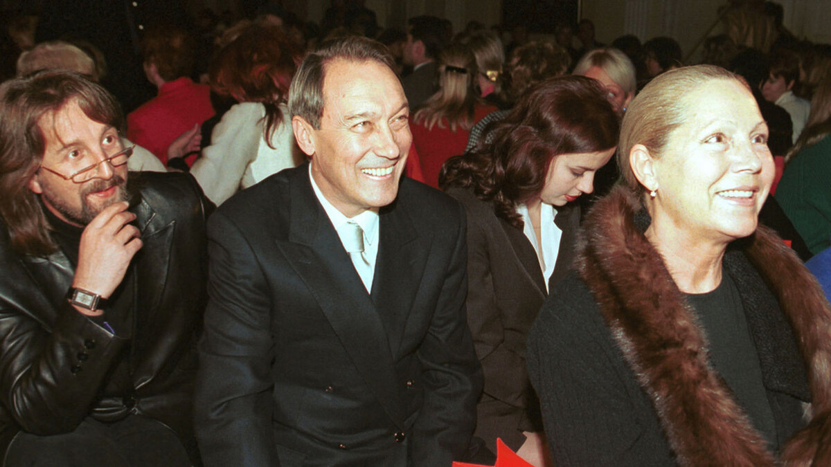 с женой и Леонидом Ярмольником