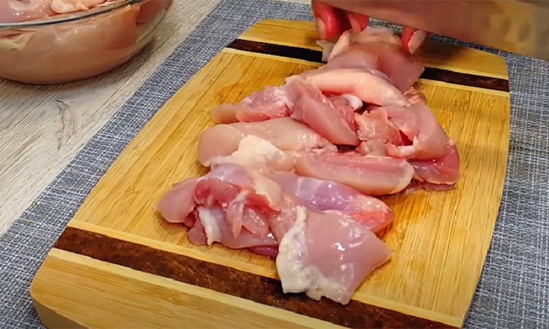 Куриные котлеты в стиле мяса по-французски: невероятная нежность и минимум хлопот