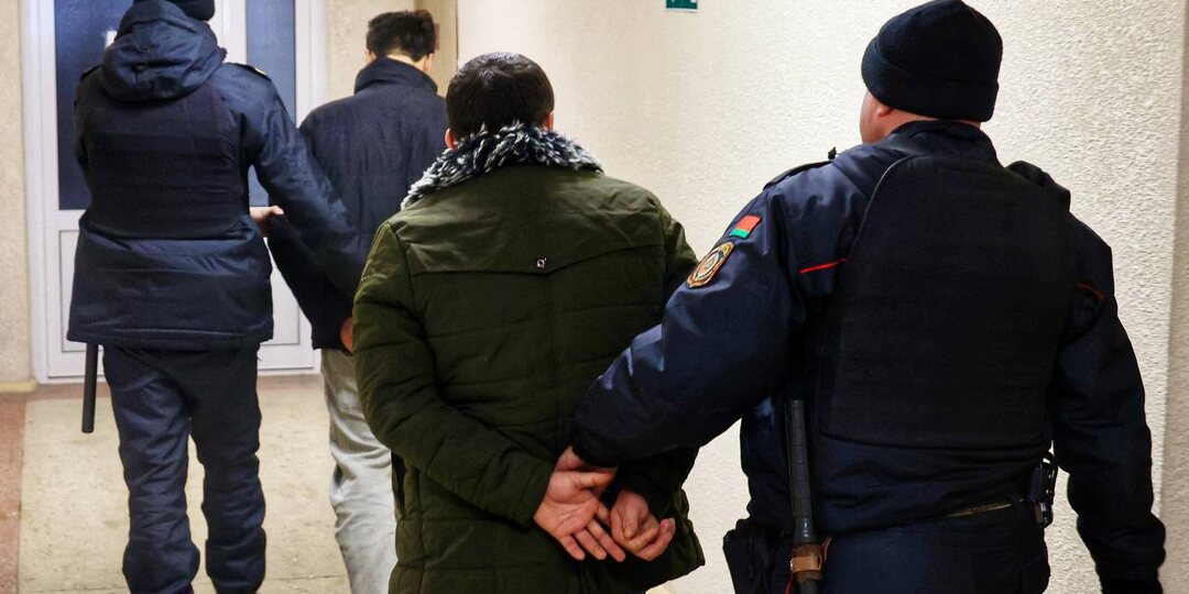 В Гомеле двух иностранцев принудительно выслали из страны