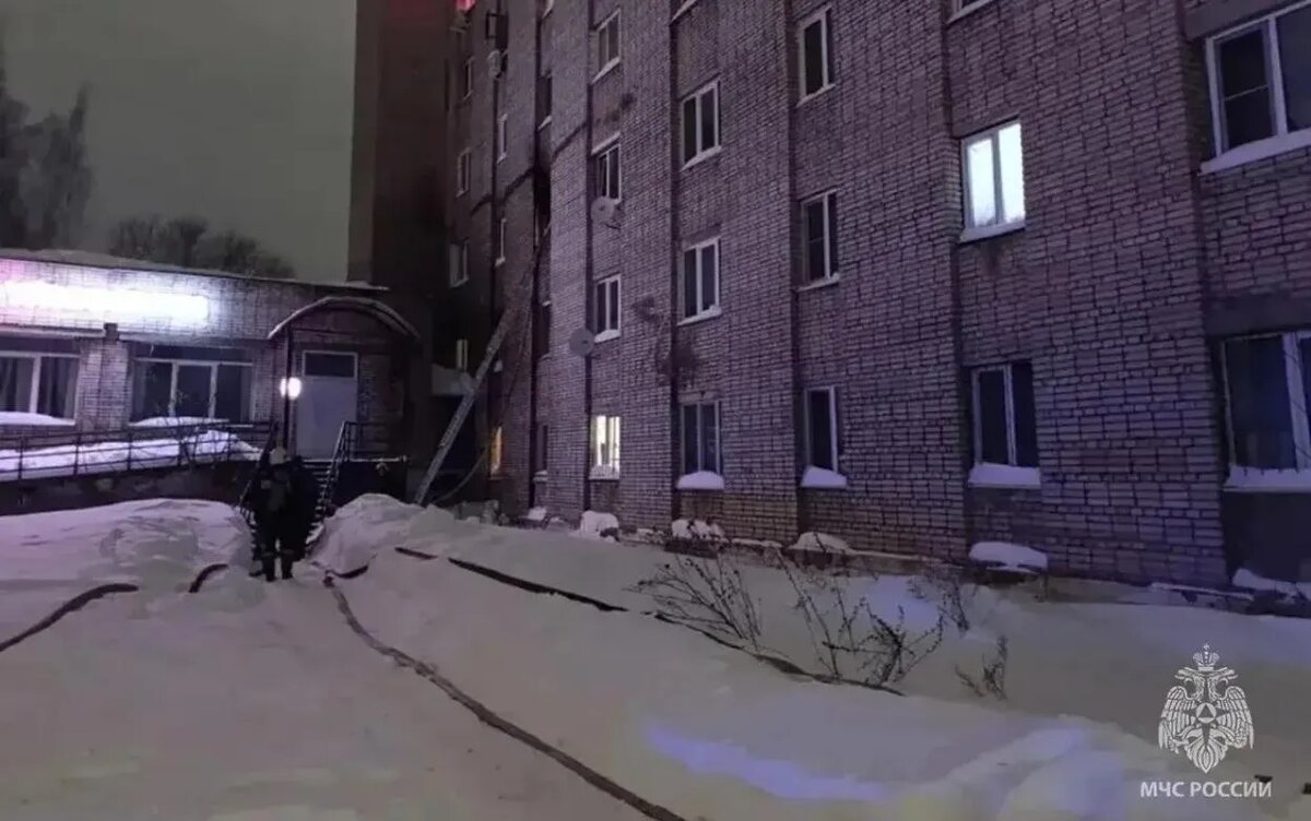    46-летний мужчина погиб при пожаре на ул. Драгунова в Ижевске