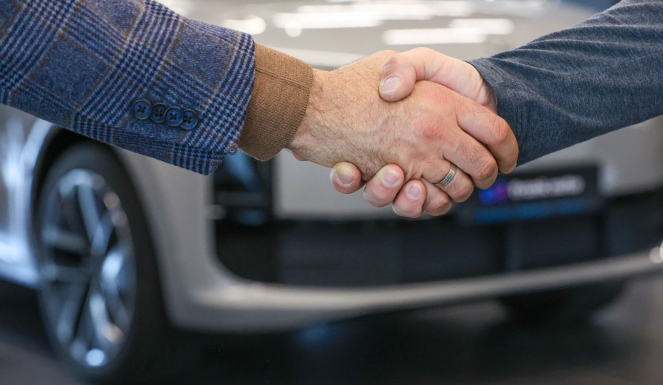 Вопросов у налоговой не возникнет: как приобрести машину у иностранца и не нарваться на крупный штраф