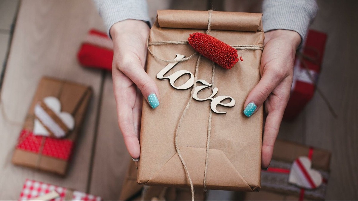    Праздники всегда привлекают мошенников