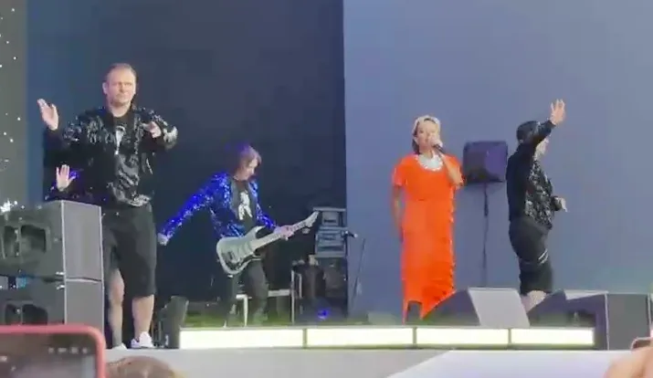 Фото: скриншот видео с выступления Булановой