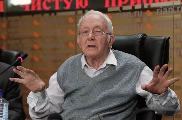    Рой Медведев. Досье