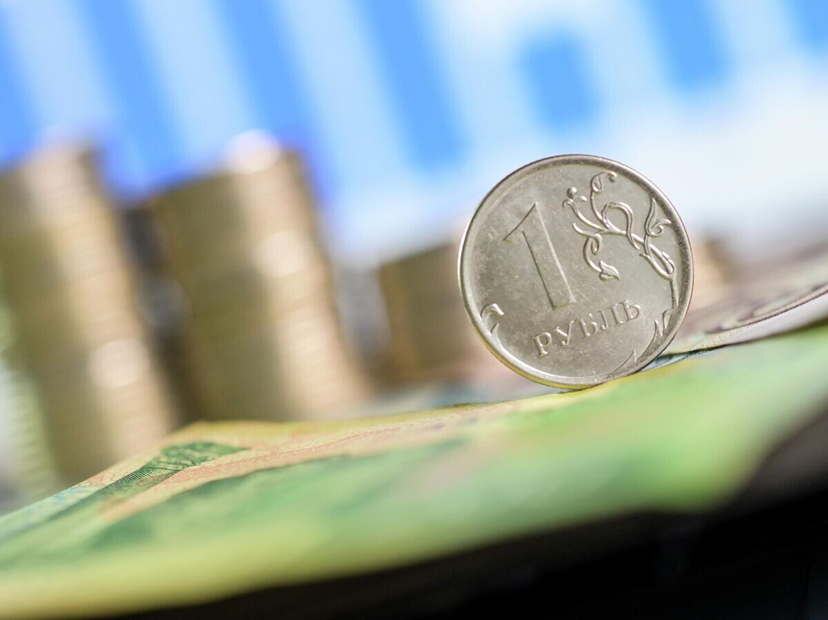    Монета номиналом один рубль | © РИА Новости / Владимир Трефилов