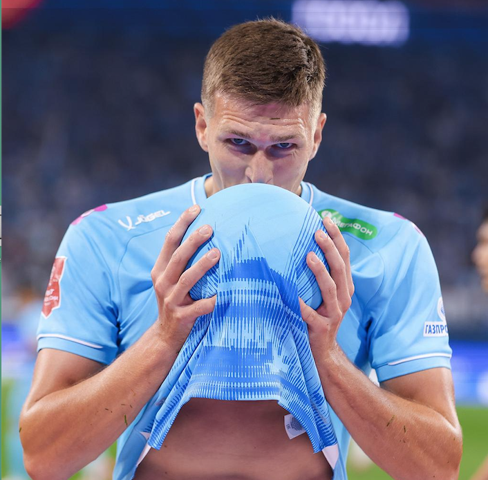 Рождение второго ребенка должно придать сил Александру Соболеву в играх за петербургский клуб. Фото: ФК «Зенит». 