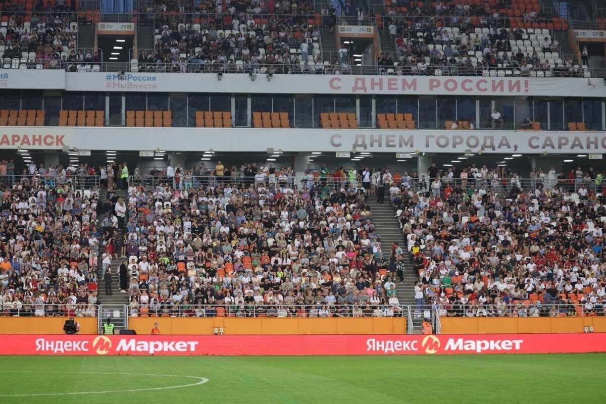 Матч любительских команд «Шумбрат» — «Кристалл-МЭЗТ» в Пути Регионов собрал более 17 тысяч болельщиков. Фото: saransk.ruc.su.