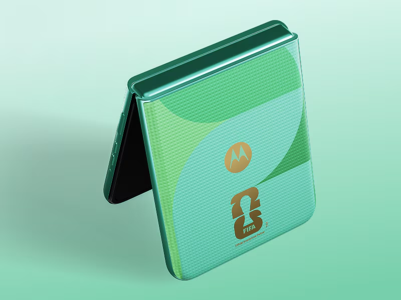    Motorola представила спецверсию раскладушки Razr 60 для футбольных фанатов