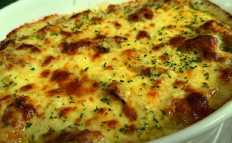 Запечённая тыква с сырным соусом: привычный овощ становится главным на столе