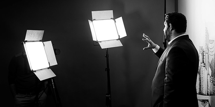 Настроение на фото или видео часто задаёт именно свет / Фото: unsplash.com