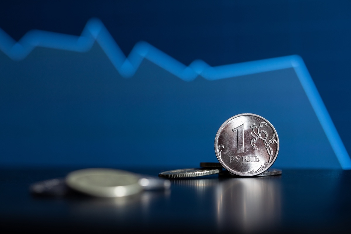 Shutterstock📷Решения Банка России по ключевой ставке на текущий момент носят ограниченное влияние на курс рубля, считают эксперты
