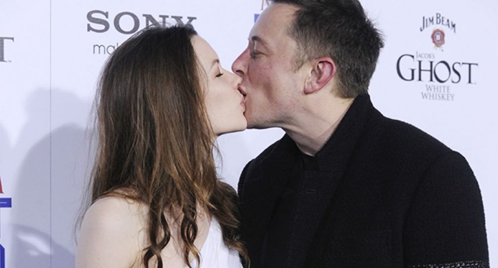 «Ты просто космос, Маск»: россиянкам рассказали, как завоевать сердце самого богатого на планете человека