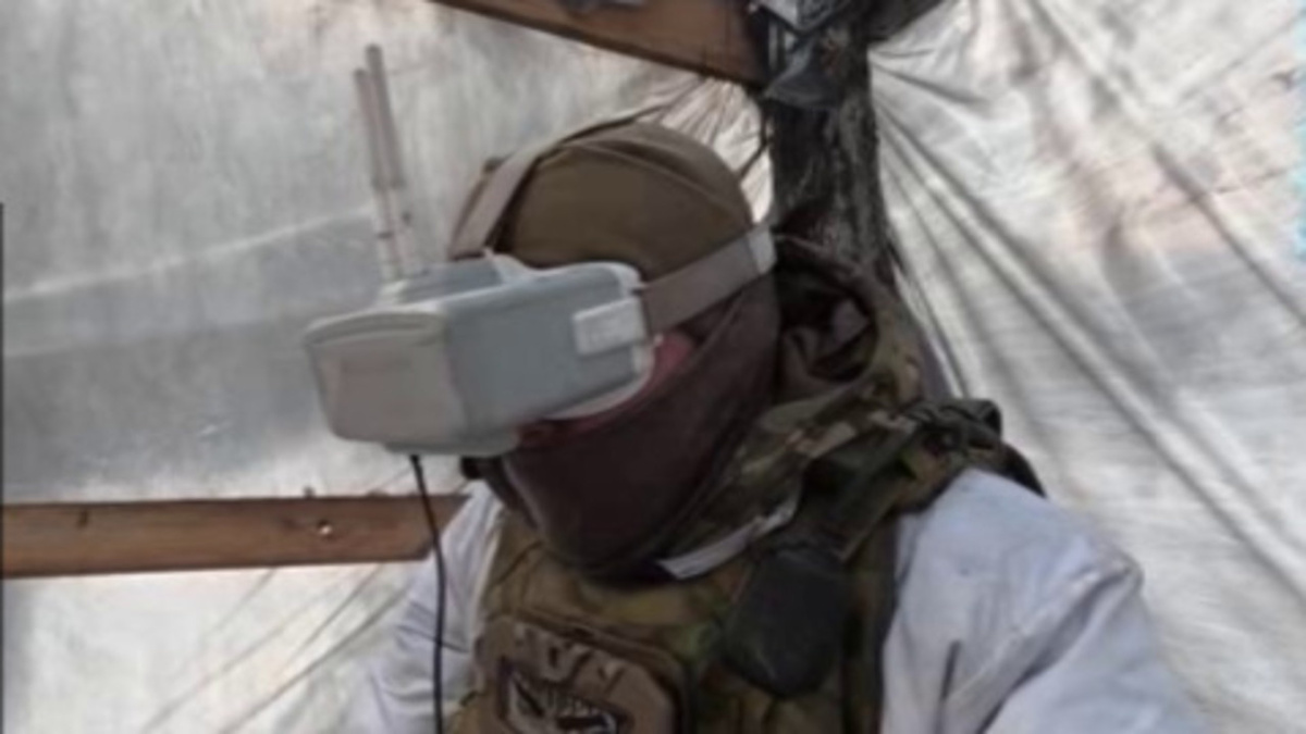    Операторы БПЛА 83 бригады ВДВ отрабатывают точные попадания на полигоне в Курской области