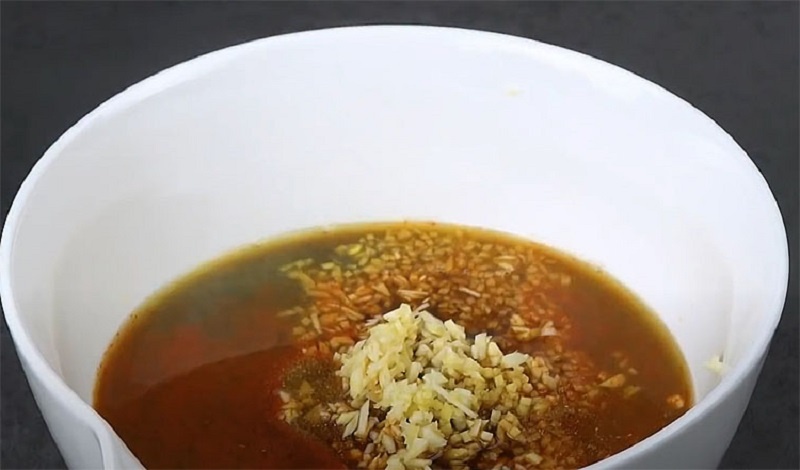 Секреты вкуснейшего запечённого мяса: как приготовить сочную свинину целым куском в духовке без разочарований