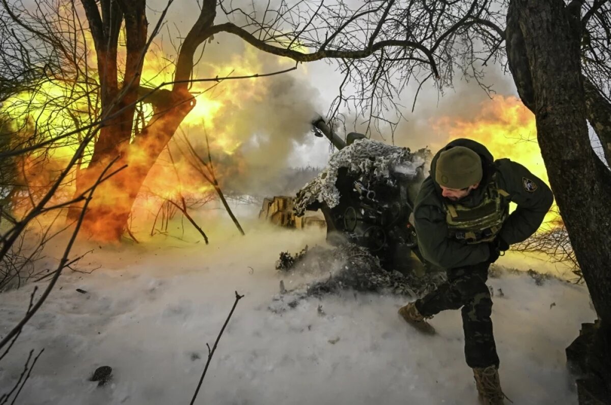    Боевая работа российского расчета гаубицы Д-30