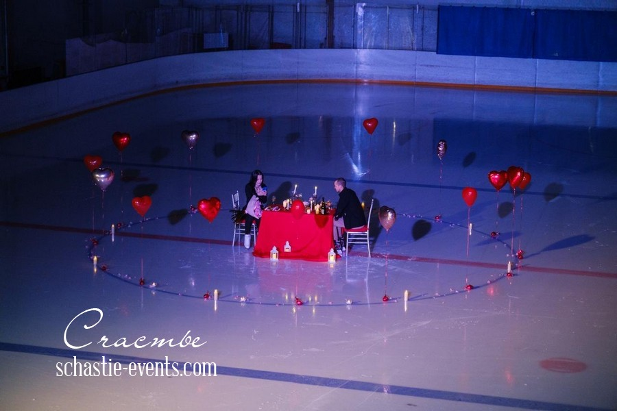 Аренда ледового катка — креативные места где сделать предложение руки и сердца с эффектным флешмобом.