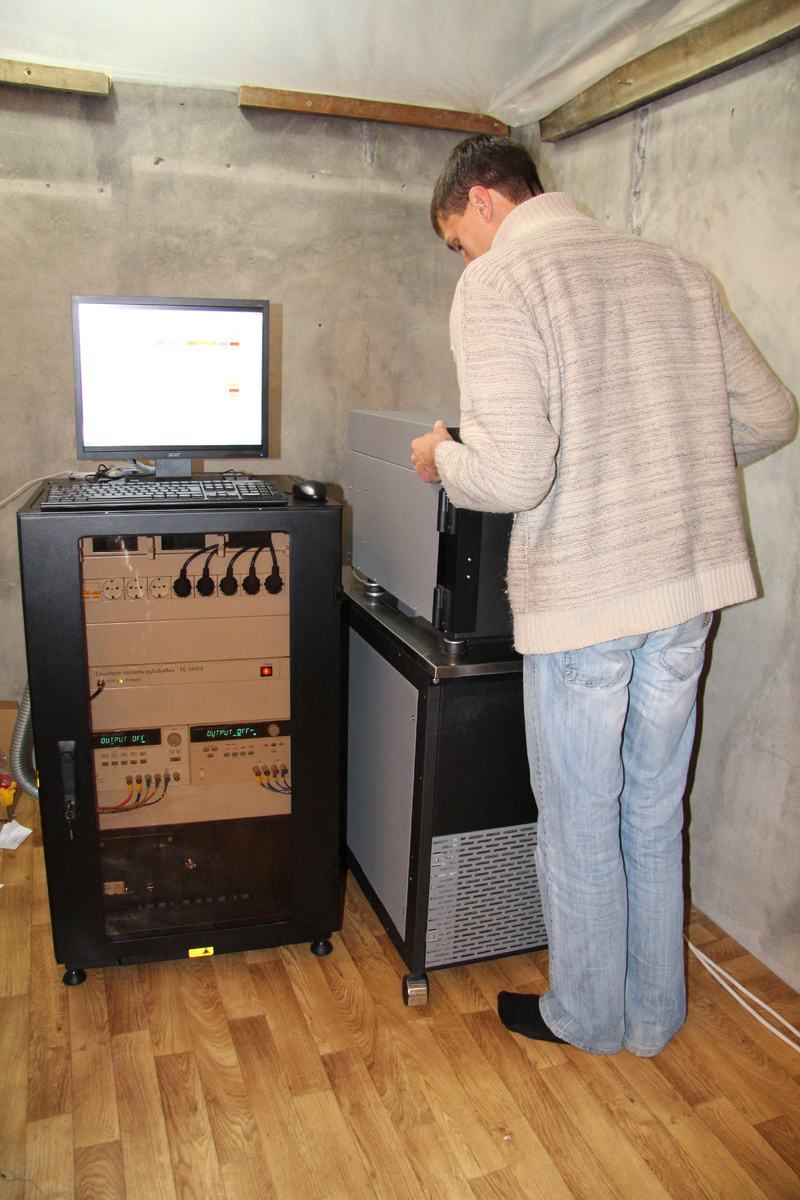 Первые разработки в гараже / источник: архив Романа Глазунова