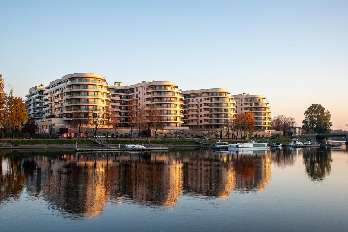 Автор фото: Михаил Тихонов / "ДП". Вид на ЖК "Привилегия" в Петербурге.
