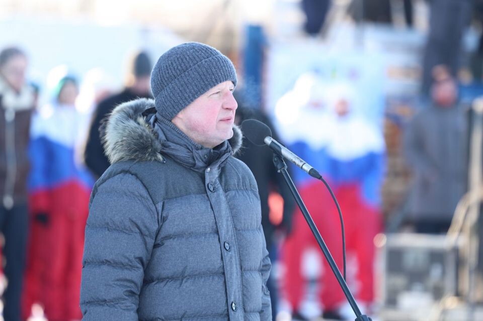    Участников и гостей олимпиады приветствовал губернатор Алтайского края Виктор Томенко. Фото: Александр Чёрный/"Алтайский спорт"