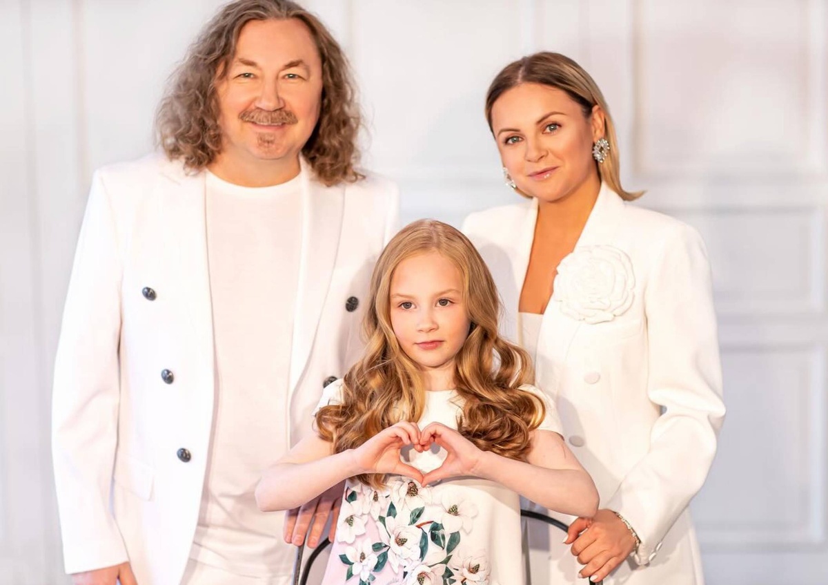    Игорь Николаев и Юлия Проскурякова с дочерью ВероникойСоцсети