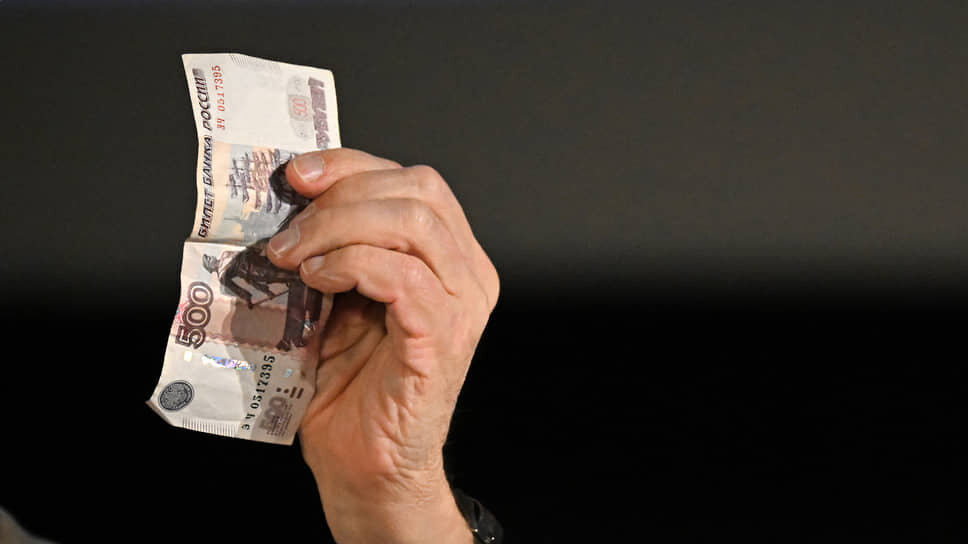 Мошенники обманули пенсионерку из Чистополя и вернули 500 рублей «на жизнь».📷Фото: Игорь Иванко / Коммерсантъ