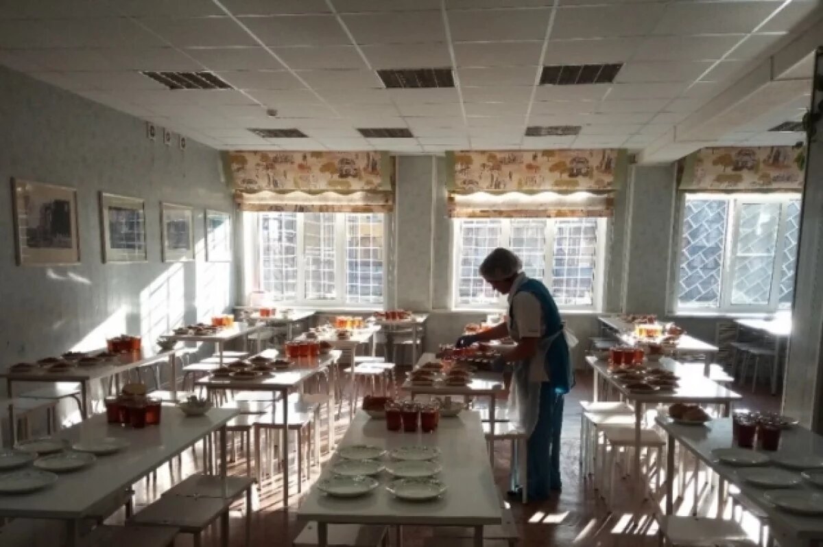    Глава Калуги назвал технической ошибкой разделение меню в одной из школ