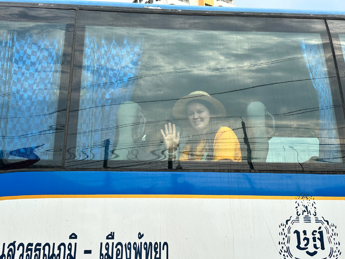 Дочка улетает. Снова в путь дорогу.