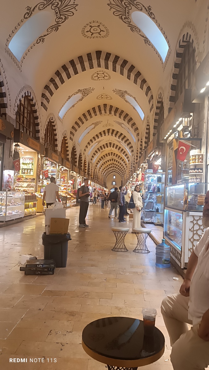 На пристань шли через Египетский базар