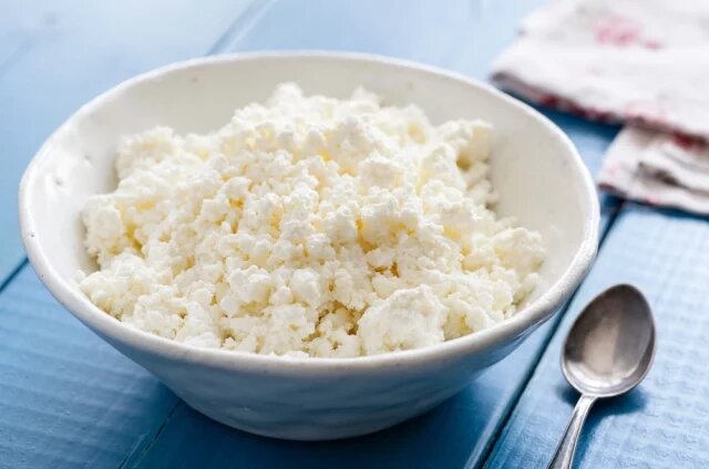    Где ударение в слове «творог»?