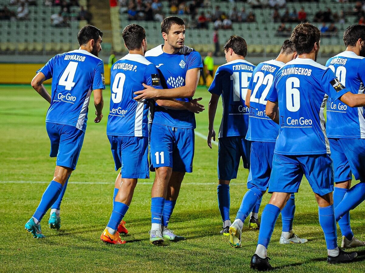    Футболисты махачкалинского "Динамо" в матче Первой лиги | © пресс-служба ФК "Динамо" Махачкала