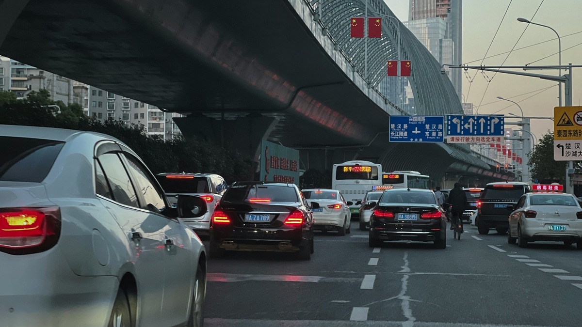    В Китае объем продаж рухнул на 20%