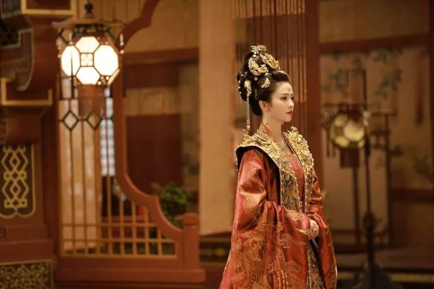 Кадр из дорамы "История дворца Куньнин"